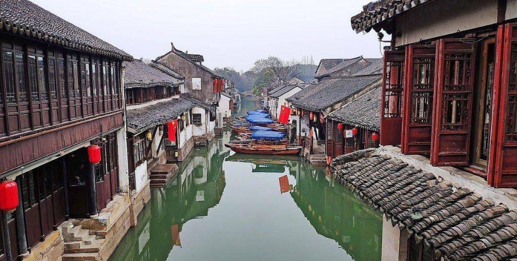 阴森的郊区